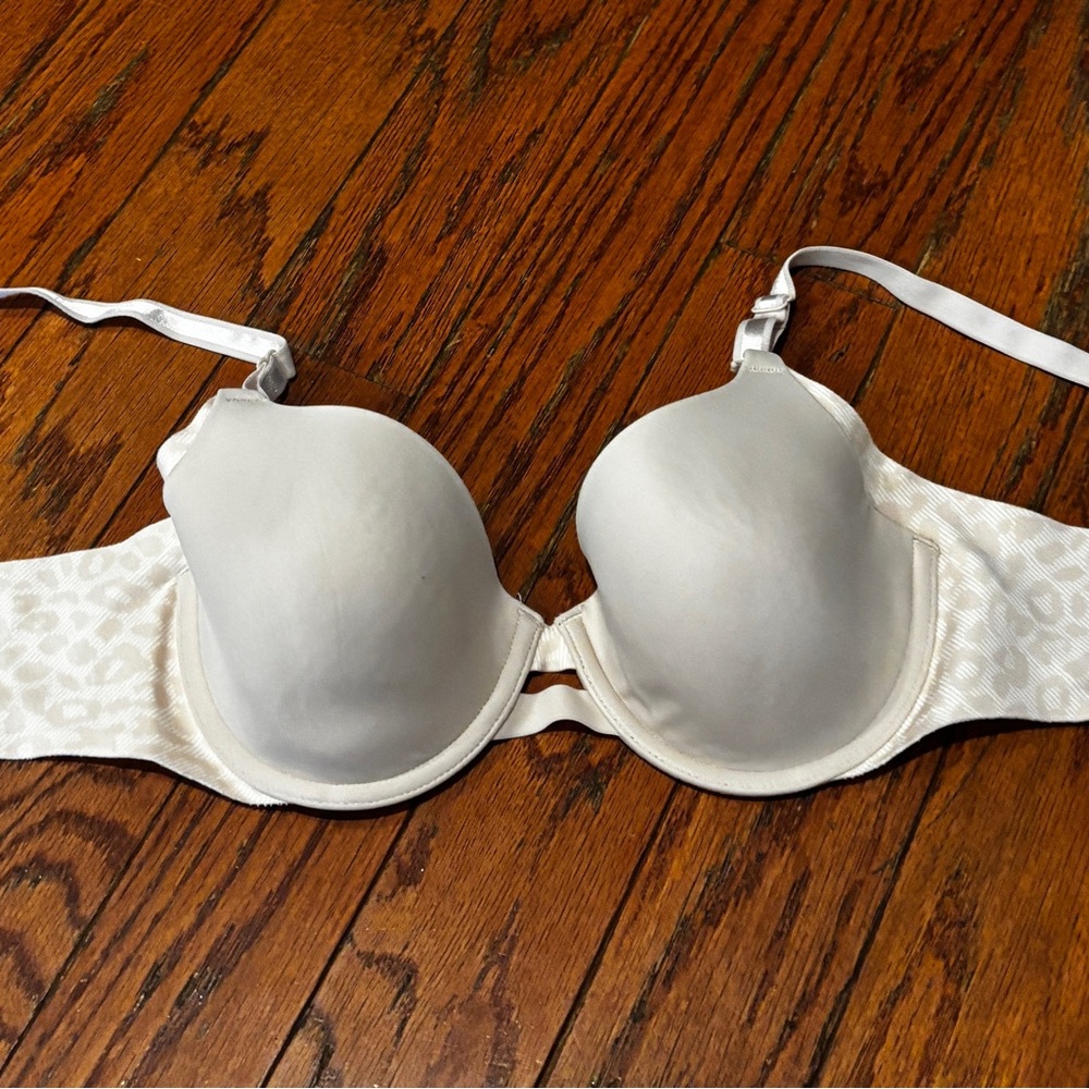 Warner's nude leopard Patterned Bra size 34B